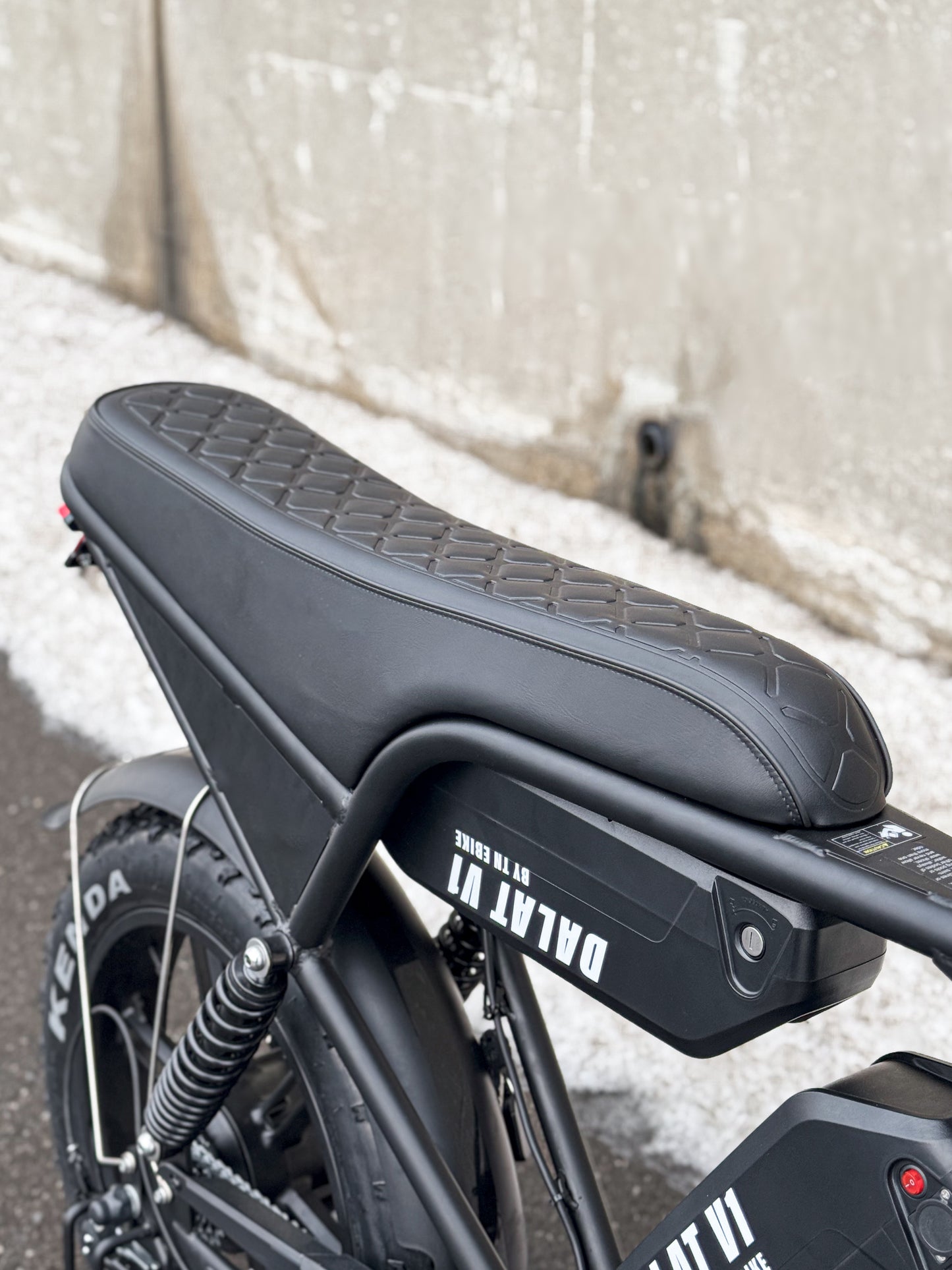 Ebike Dalat V1 Dual Battery Beast Edition 2025, saddle image